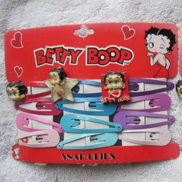 24 Colorful Betty Boop Snap Hair Clips Plastic Decorative Figures Sparkly Star - Picture 1 of 12